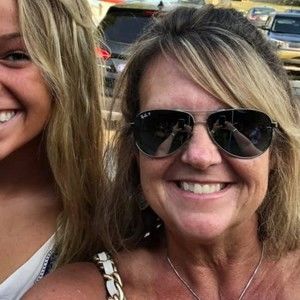 Meet your Posher, Denise